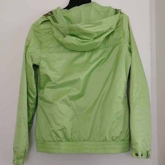 Like-new muted lime green Burton snowboarding jacket - Picture 12 of 13